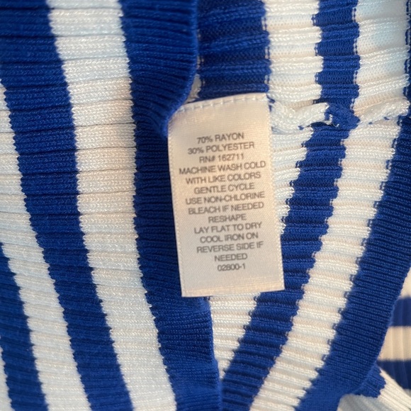Liz Claiborne Womens Scoop
Neck Sleeveless Striped
Pullover Sweater size medium - Picture 4 of 6